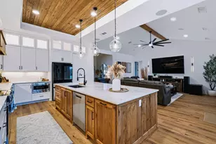 1047 Pioneer Xing, Weatherford, TX 76088 - Photo 6