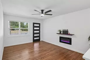 401 Vine St, Euless, TX 76040 - Photo 4