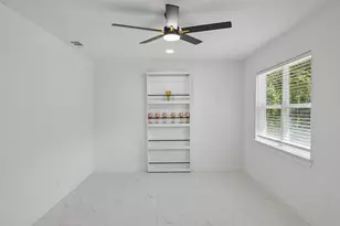 401 Vine St, Euless, TX 76040 - Photo 10