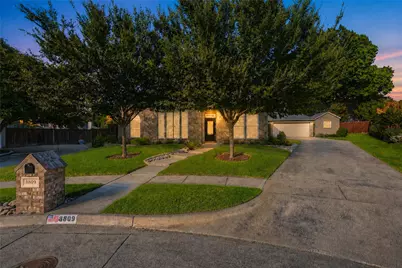 8809 Hedge Row Court, North Richland Hills, TX 76182 - Photo 4