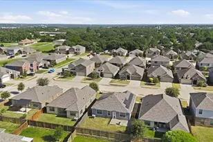 7533 Pleasant Oaks St, Fort Worth, TX 76120 - Photo 28