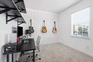 7533 Pleasant Oaks St, Fort Worth, TX 76120 - Photo 6