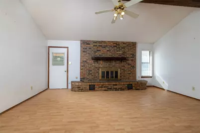 211 Oak Court, Springtown, TX 76082 - Photo 12