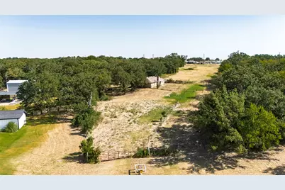 211 Oak Court, Springtown, TX 76082 - Photo 36