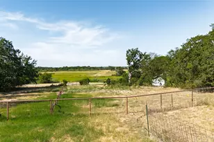 211 Oak Ct, Springtown, TX 76082 - Photo 32