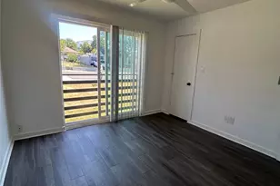 321 E 8th St, Dallas, TX 75203 - Photo 10