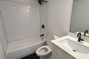 321 E 8th St, Dallas, TX 75203 - Photo 6