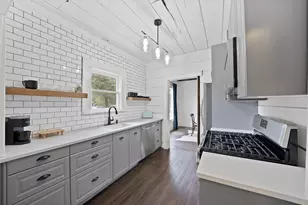 124 E 6th St, Dallas, TX 75203 - Photo 20
