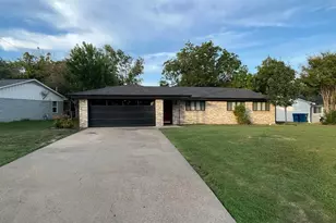 1213 Crestview Dr, Kaufman, TX 75142 - Photo 1