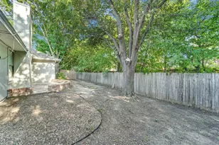 916 Pierce Arrow Dr, Arlington, TX 76001 - Photo 6