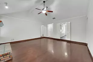 916 Pierce Arrow Dr, Arlington, TX 76001 - Photo 8