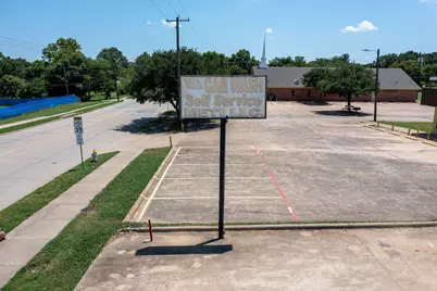 2115 Dairy Road, Garland, TX 75041 - Photo 10