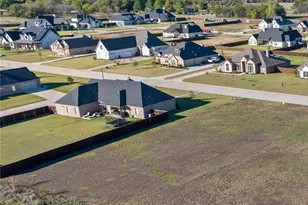 121 Shawnee Trl, Pottsboro, TX 75076 - Photo 1