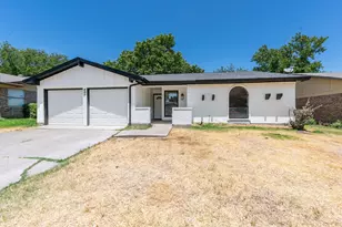 805 Salem Dr, Arlington, TX 76014 - Photo 1
