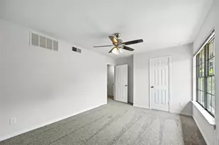 9910 Royal Ln, Dallas, TX 75231 - Photo 20