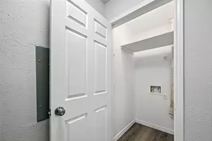 9910 Royal Ln, Dallas, TX 75231 - Photo 18
