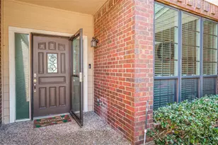 221 Cimarron Trail, Irving, TX 75063 - Photo 2