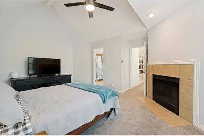221 Cimarron Trail #2, Irving, TX 75063 - Photo 20
