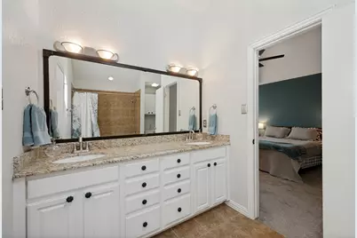 221 Cimarron Trail #2, Irving, TX 75063 - Photo 22