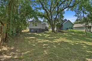 215 W Walker St, Denison, TX 75020 - Photo 20