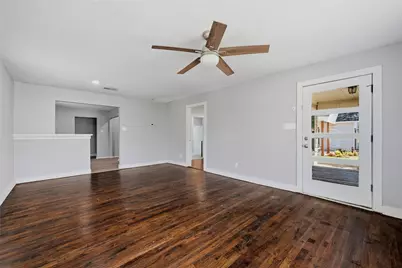 215 W Walker Street, Denison, TX 75020 - Photo 6