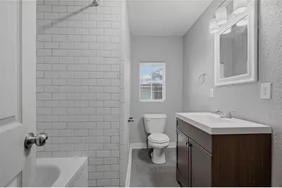 215 W Walker Street, Denison, TX 75020 - Photo 16