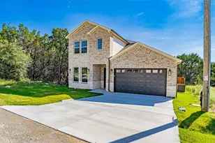 5702 Barkridge Dr, Granbury, TX 76048 - Photo 2