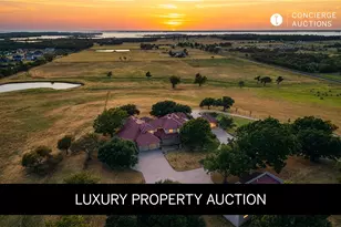 701 W Walcott St, Pilot Point, TX 76258 - Photo 1