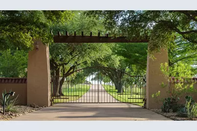 701 W Walcott Street, Pilot Point, TX 76258 - Photo 12