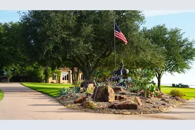 701 W Walcott Street, Pilot Point, TX 76258 - Photo 12