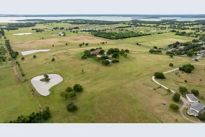 701 W Walcott Street, Pilot Point, TX 76258 - Photo 4
