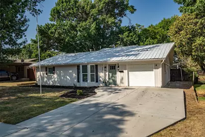 805 NW 14th Street, Grand Prairie, TX 75050 - Photo 2