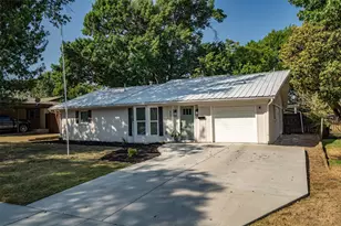 805 NW 14th St, Grand Prairie, TX 75050 - Photo 2