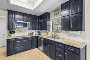 4219 Pleasant Oaks Ct, Arlington, TX 76016 - Photo 8