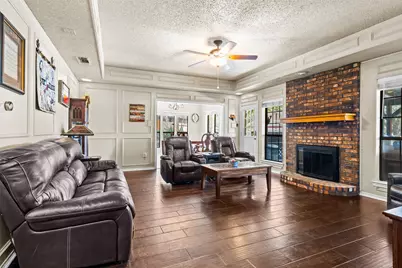 4219 Pleasant Oaks Court, Arlington, TX 76016 - Photo 4