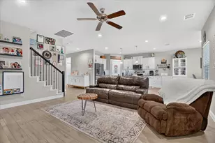 1425 Bennett Dr, Burleson, TX 76028 - Photo 2