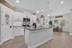 1425 Bennett Dr, Burleson, TX 76028 - Photo 12