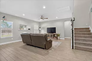 1425 Bennett Dr, Burleson, TX 76028 - Photo 10