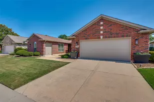 8901 Crestview Dr, Denton, TX 76207 - Photo 4