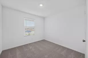 624 W Criner St, Grandview, TX 76050 - Photo 14