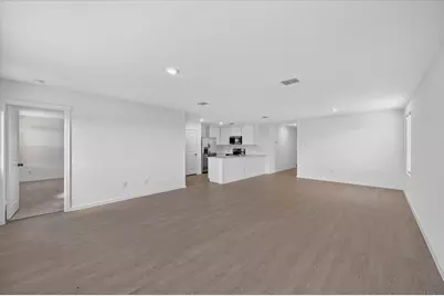 624 W Criner Street, Grandview, TX 76050 - Photo 2
