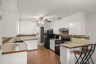 508 Warren St, Edgewood, TX 75117 - Photo 10