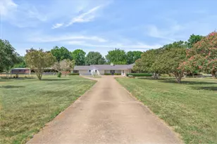 1609 E Farmers Rd, Seagoville, TX 75159 - Photo 2