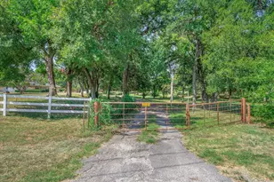1609 E Farmers Rd, Seagoville, TX 75159 - Photo 40