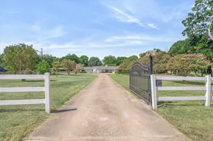 1609 E Farmers Rd, Seagoville, TX 75159 - Photo 1