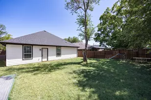 1236 E Fogg St, Fort Worth, TX 76115 - Photo 16