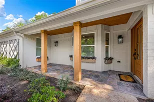 9916 Sandalwood Dr, Woodway, TX 76712 - Photo 2