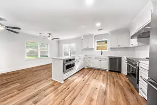 9916 Sandalwood Dr, Woodway, TX 76712 - Photo 8