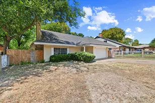215 Johnson Dr, Duncanville, TX 75116 - Photo 1