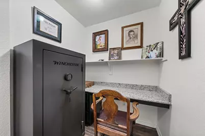 10816 Kestrel Court, Waco, TX 76708 - Photo 14